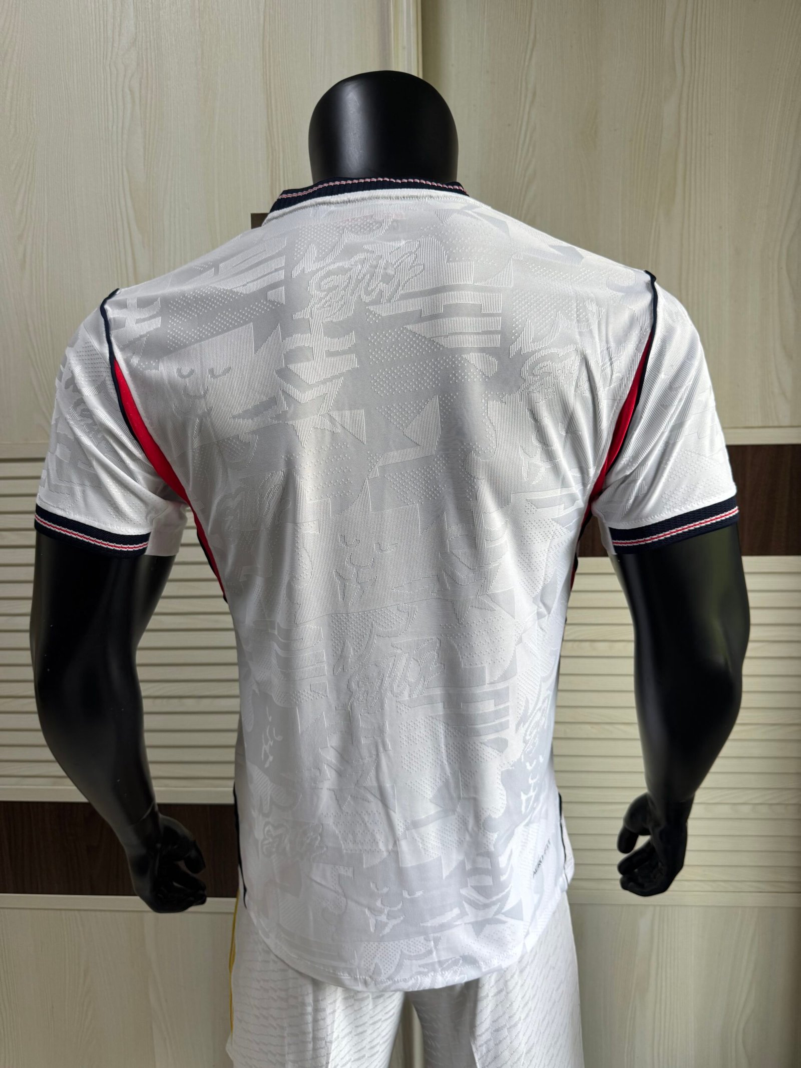 England Home World Cup 2026/27 Jersey – Player Version - Image 4
