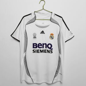 2006/07 Real Madrid CF Home Retro Jersey #8 A12